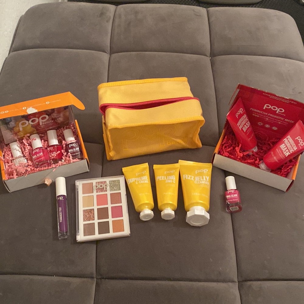 13pc Pop Beauty Makeup Skincare Valentine love set